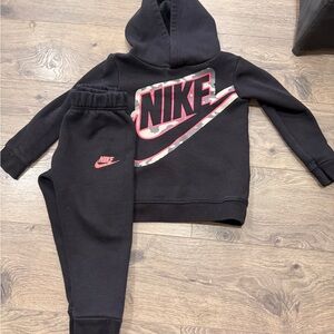 Nike Kids Black Hoodie & Jogger Set with red Camo Logo